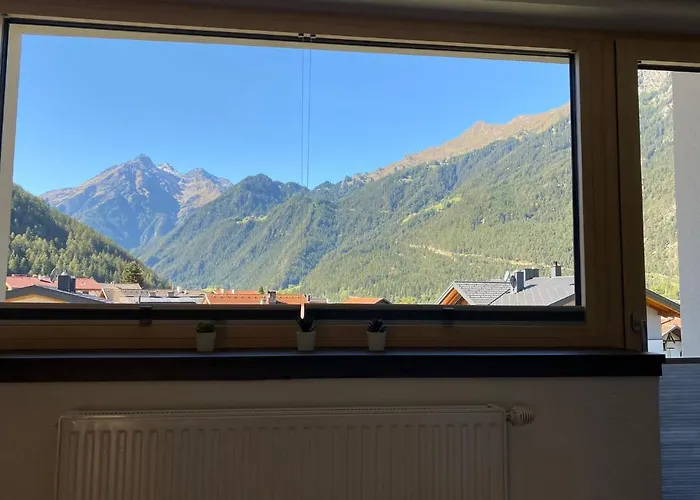 Haus Schloegl شقة